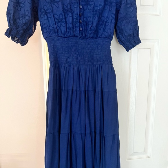 Dress - Picture 6 of 6